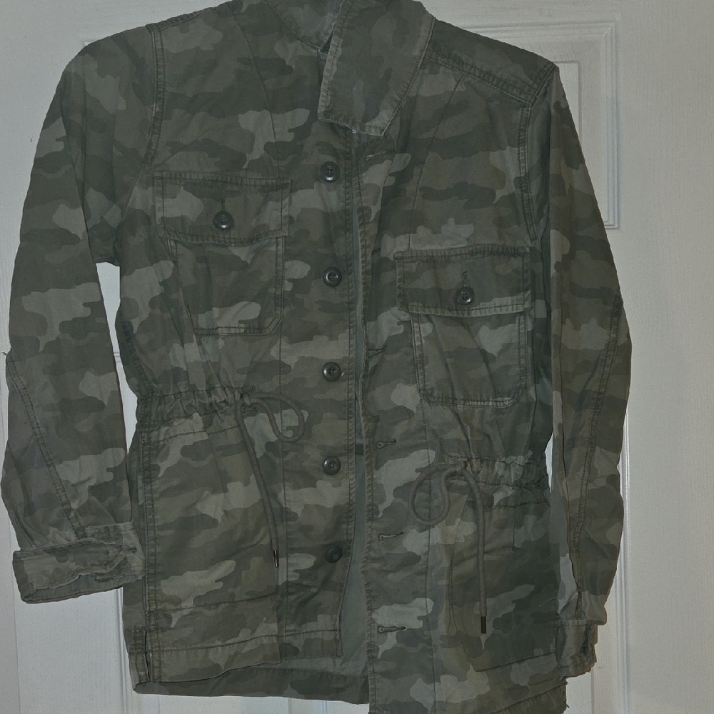 American Eagle Outfitters Camouflage Utility Jacket